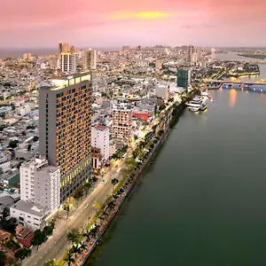 Wink Icon Riverside - Luxury - 24hrs & Rooftop Pool Bar 5* 다낭
